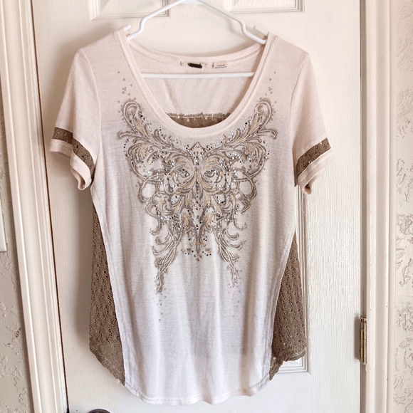 Miss Me Tops - MISS ME Ladies beaded lace top. Medium